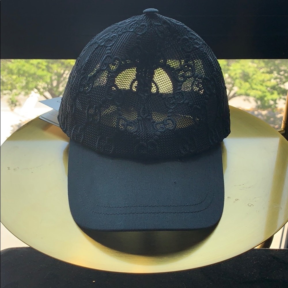 Gucci Logo Mesh Baseball Cap In Black